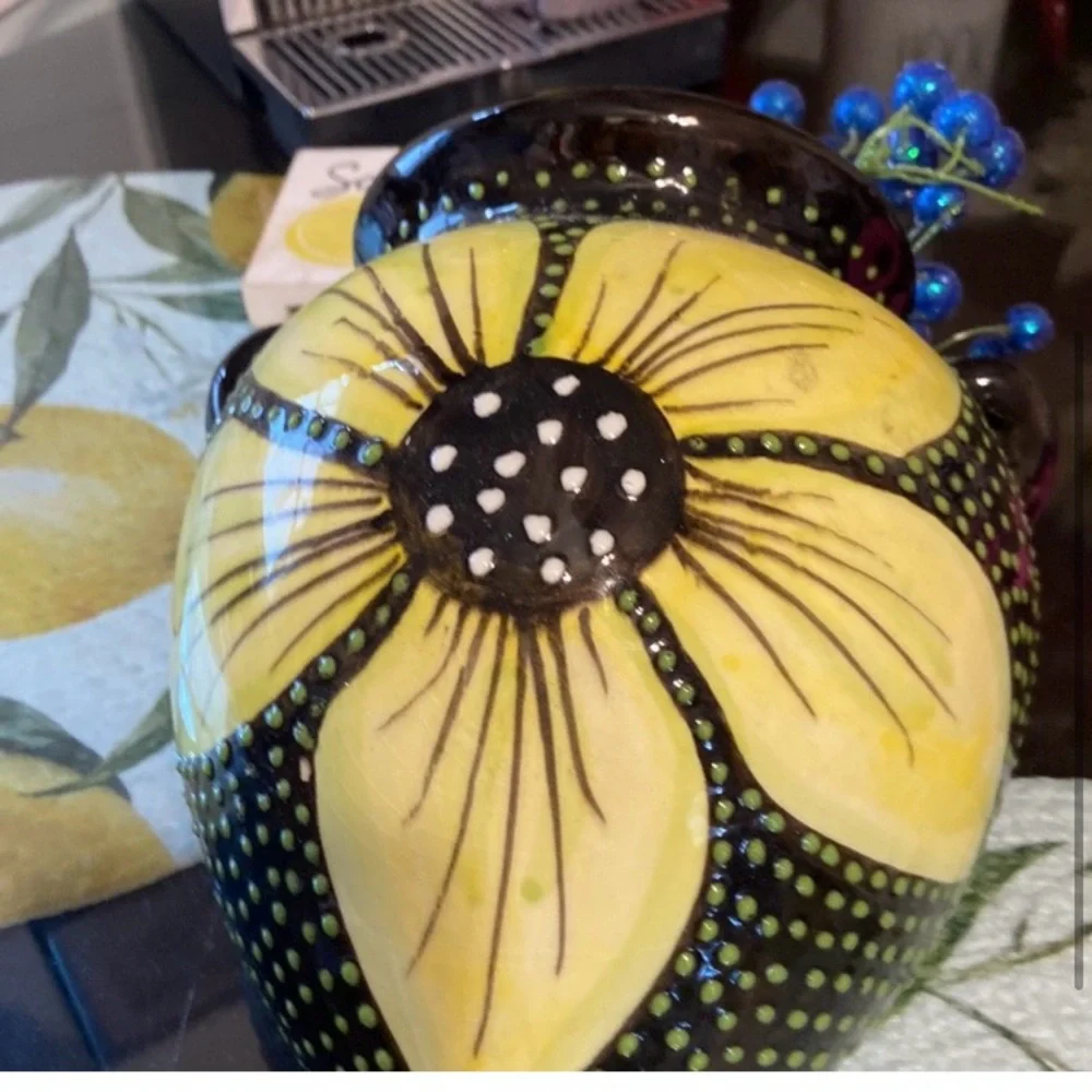 Unique sunflower vase - Picture 2 of 6